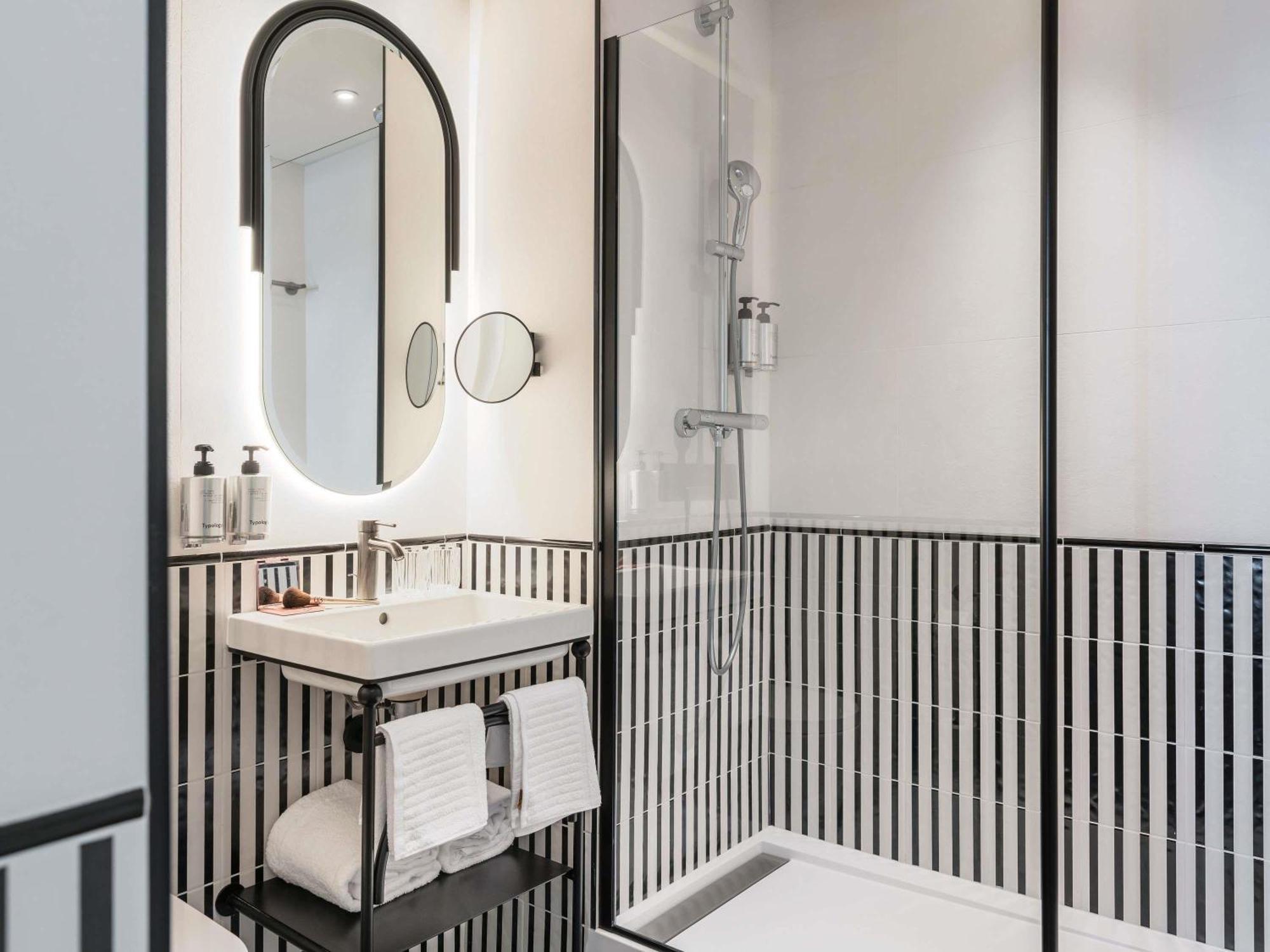 Hotel ibis Paris Opera La Fayette Esterno foto